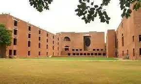 IIM Calcutta (IIMC) Course & Fee Structure Banner