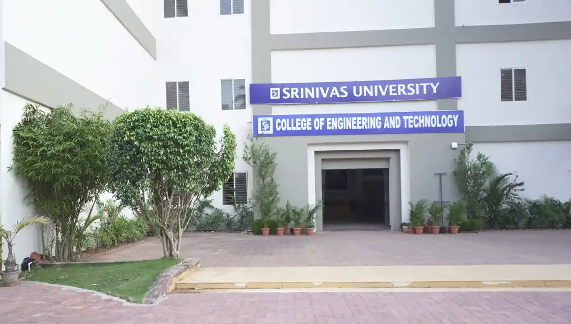 Srinivas University Banner